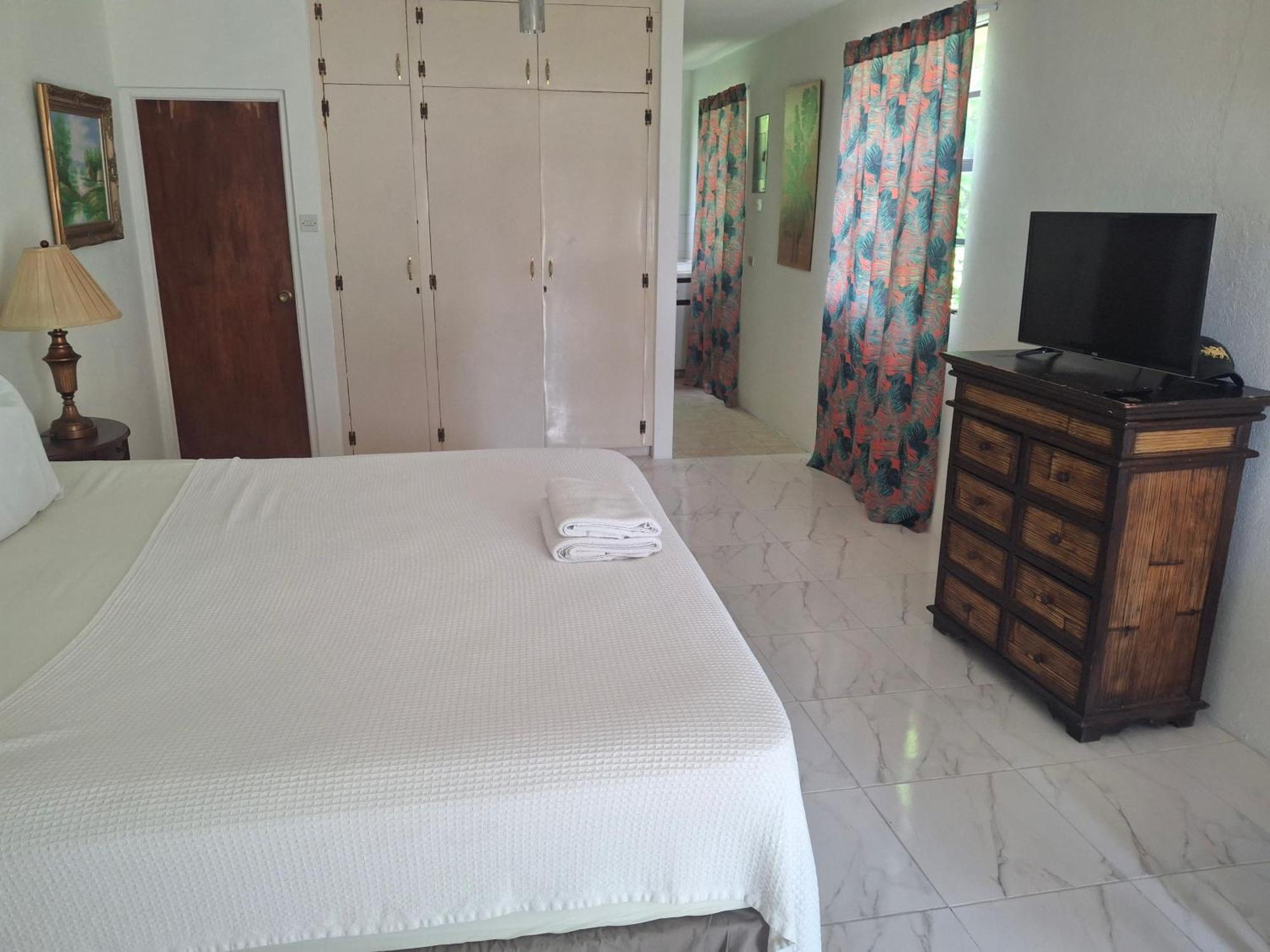 Ocean View Apartments Bridgetown Quarto foto
